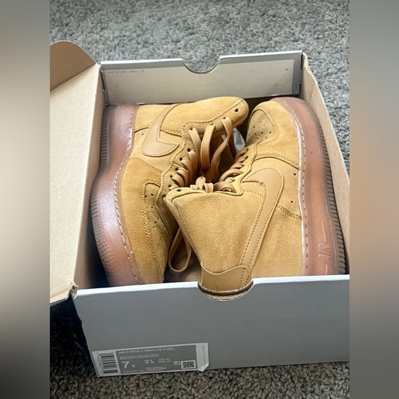 Nike Sneakers - Picture 3 of 8